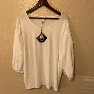 NWT White textured top with puff sleeves